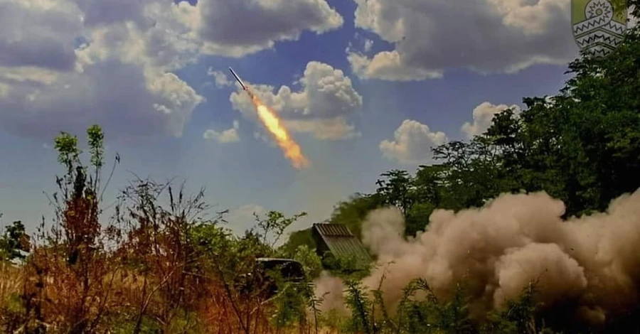 Над Кривым Рогом раздаются мощные взрывы - россияне выпустили ракету