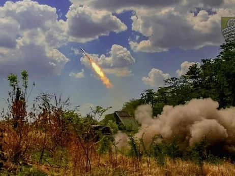Над Кривым Рогом раздаются мощные взрывы - россияне выпустили ракету