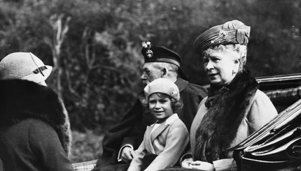 Жизнь и правление королевы Елизаветы II в архивных фото
