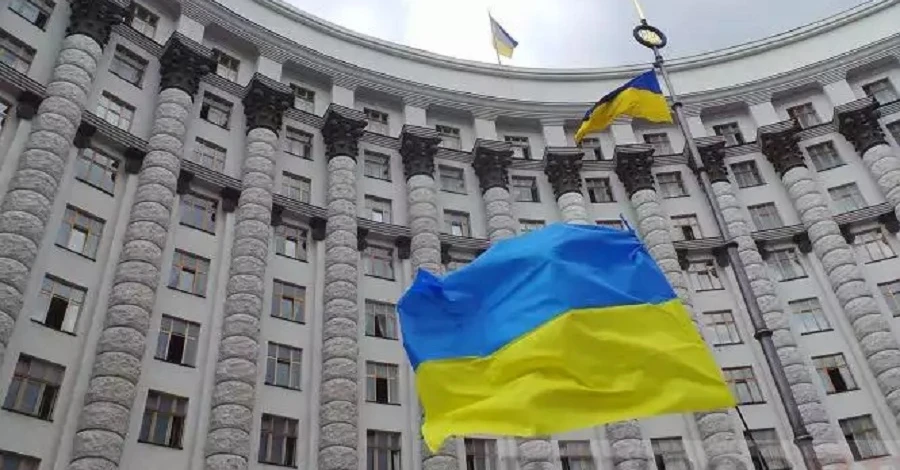 Кабмін повторно ввів санкції проти Курченка, Януковича, Лебедєва та Дерипаски