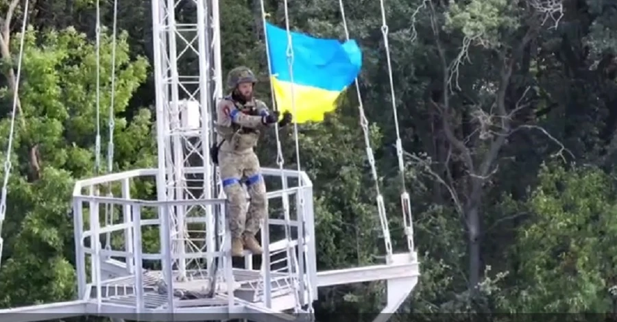 Деоккупация Харьковщины: Украинские бойцы установили флаг в Чкаловском и Казачьей Лопани
