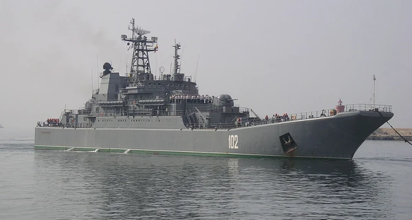 ОК «Південь»: Росіяни активізували у Чорному морі великі десантні кораблі