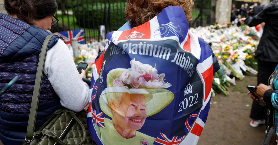 Жители Лондона – о королеве Елизавете: Ее любимая фраза была «Жизнь продолжается»