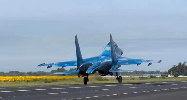 Генштаб: ЗСУ відбили 8 російських атак, збивши 4 ворожих літака