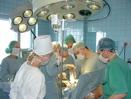 Медицинские войны: почему известный нейрохирург не может оперировать в Киеве