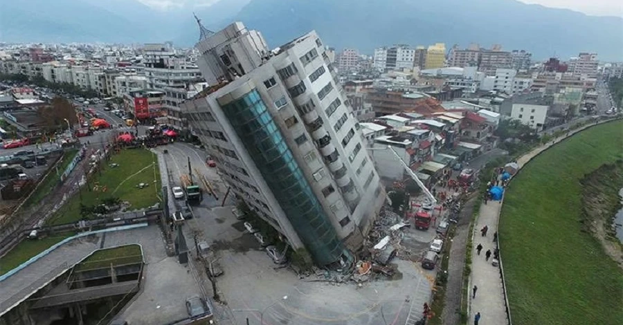 Тайвань накрыло мощное землетрясение - объявлена угроза цунами