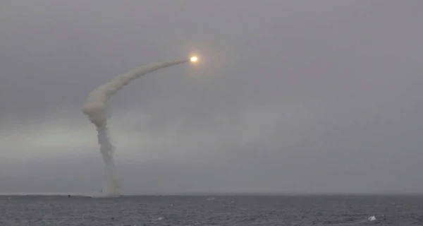 ОК «Південь»: РФ тримає напоготові корабль-ракетоносій, незважаючи на шторм 