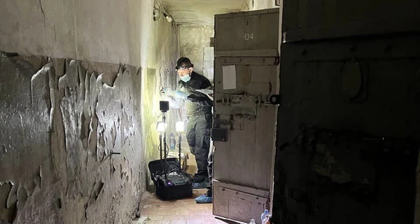 В Изюме россияне устроили комнату пыток в отделе полиции