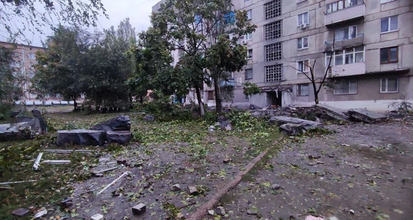 У Торецьку рятувальники витягли з розбитої ракетами багатоповерхівки 19 людей