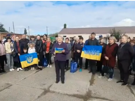 Жители оккупированной Снигиревки Николаевской области вышли на митинг против псевдореферендума