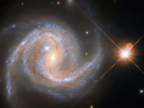 Телескоп Hubble сделал снимок спиральной галактики в созвездии Гидра 