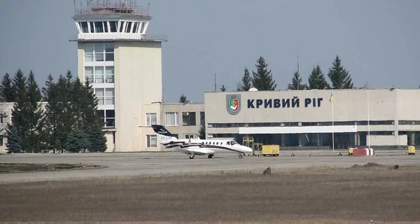 Війська РФ розбомбили аеропорт у Кривому Розі