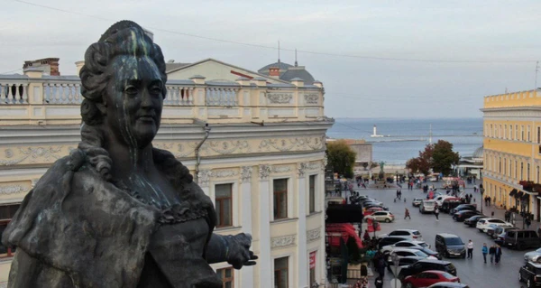 Горсовет Одессы провалил голосование за снос памятника Екатерине II