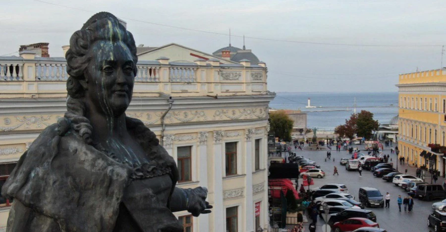 Горсовет Одессы провалил голосование за снос памятника Екатерине II