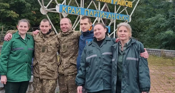 Украина вернула из российского плена четырех морпехов и двух гражданских