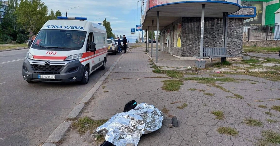 Росіяни обстріляли зупинку громадського транспорту у Миколаєві - троє загиблих, 12 поранених