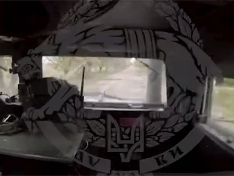 Воины ССО сняли на камеру «прилет» вражеского снаряда в их машину