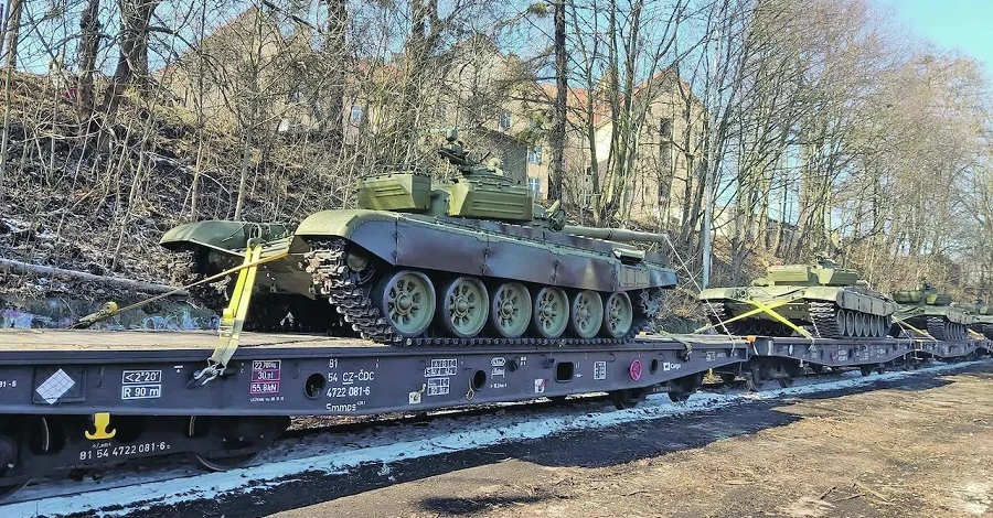 Чехия передаст Украине новый пакет помощи, включая тяжелое оружие