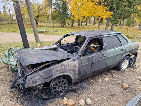 У Латвії спалили автомобіль українців та власників будинку, які прийняли біженців