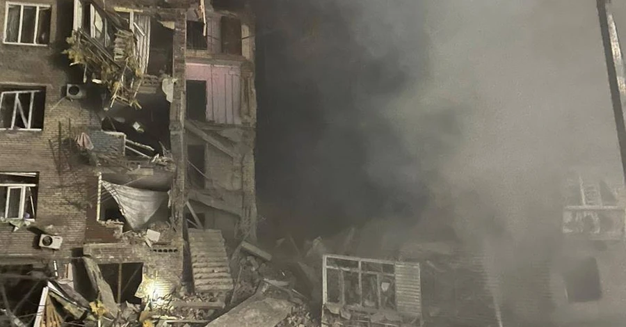 Росийские ракеты снова атаковали Запорожье: разрушена многоэтажка 