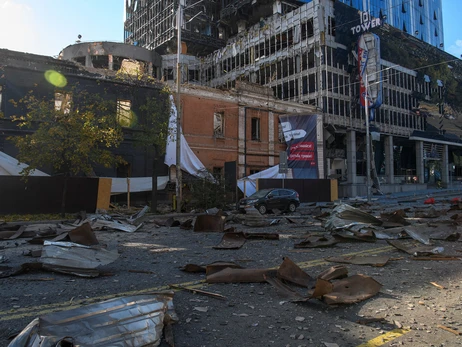 В Киеве ракеты повредили здания ж/д вокзала, университета Шевченко и музея Ханенко