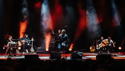 Группа «Друга ріка» отыграла акустический концерт в Киеве и передала 100 000 гривен на благотворительность