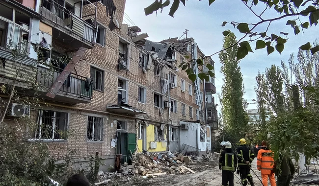 Жилой дом, пострадавший от удара российских войск в Николаеве