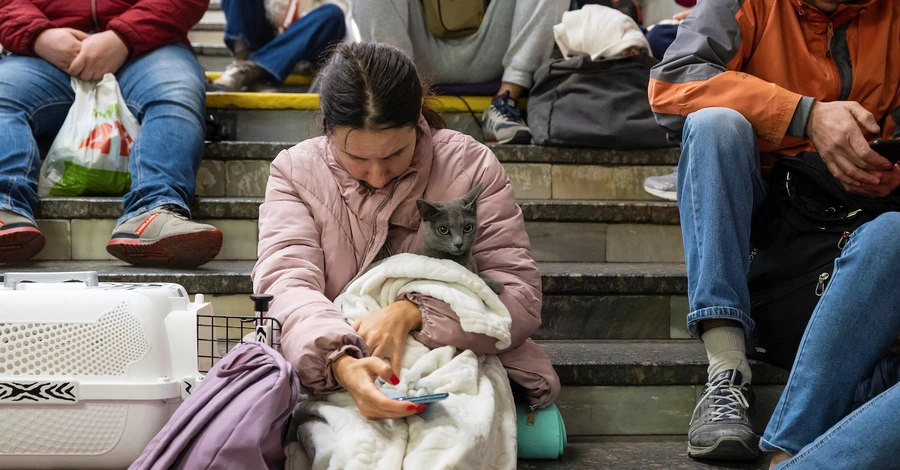 В Киеве будут срезать замки с закрытых во время тревоги бомбоубежищ