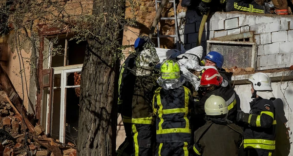 З-під завалів будинку в Києві дістали тіла чотирьох людей