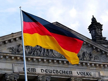 Германия передала Украине новый пакет помощи - броневики, мостовые системы и патроны