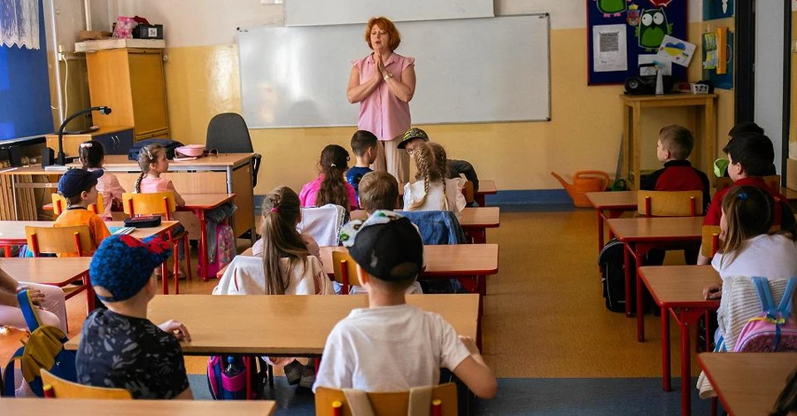 «Перша українська школа» у Польщі: кого приймають, чого навчають і до чого готують