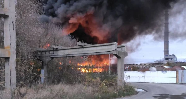 Під російським Бєлгородом пролунали вибухи - горить завод