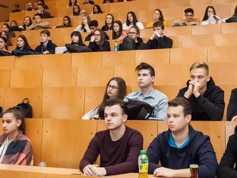 Студентов с оккупированных территорий и детей украинских защитников переведут на бюджет
