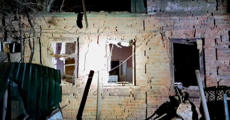 Россияне били по Никополю из артиллерии и РСЗО: повреждено более 20 домов