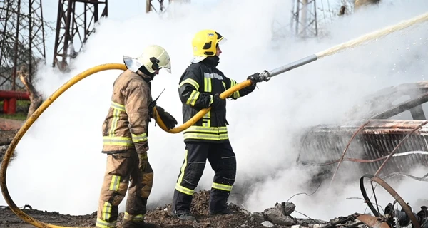 У Києві горить житловий комплекс 
