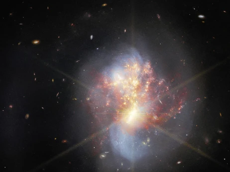 Телескоп Джеймса Уэбба сфотографировал столкновение двух галактик