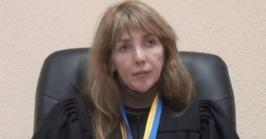 Підозру оголосили київському судді, що не подала є-декларації через релігійні переконання