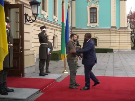 В Украину впервые с начала войны приехал президент африканской страны