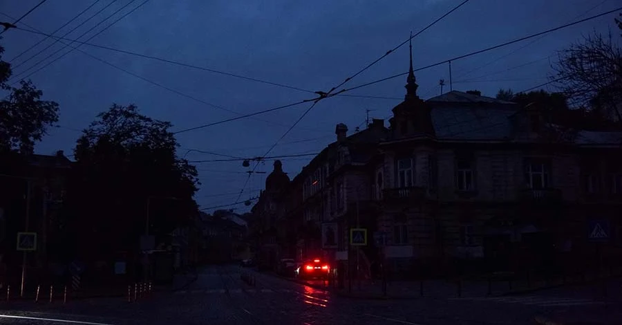 В Киеве потребителям снова начали отключать свет