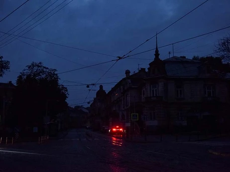 В Києві споживачам знову почали відключати світло