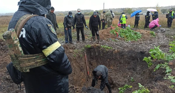 На Харківщині знайшли могилу на 17 тіл, яку росіяни заборонили позначити