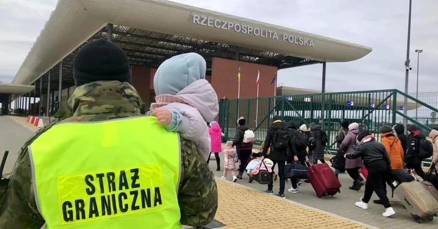 Поради юристів переселенцям: як повернути польські виплати та право на допомогу