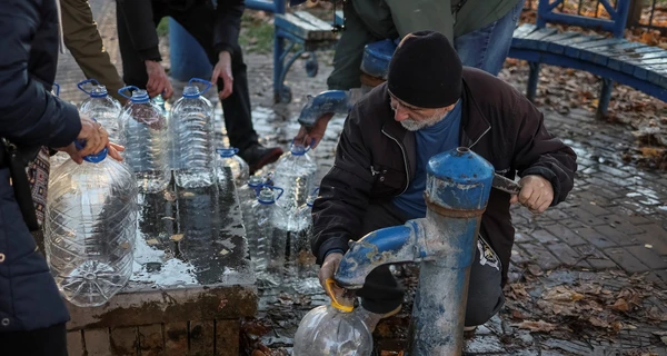 В Киеве воду вернули жителям левого берега, а свет – Троещины и Подола