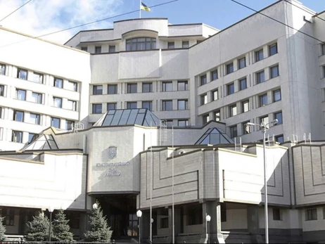 КСУ визнав конституційним закон про відміну депутатської недоторканності