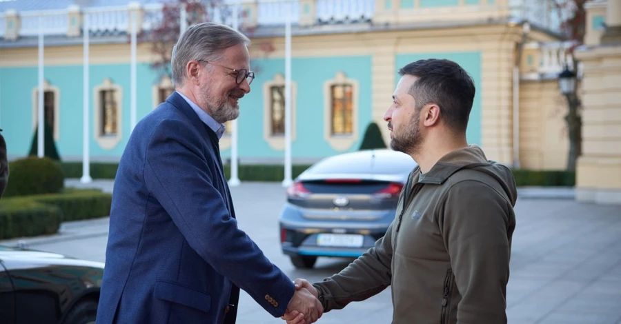 Зеленский на встрече в Киеве наградил премьер-министра Чехии орденом Ярослава Мудрого