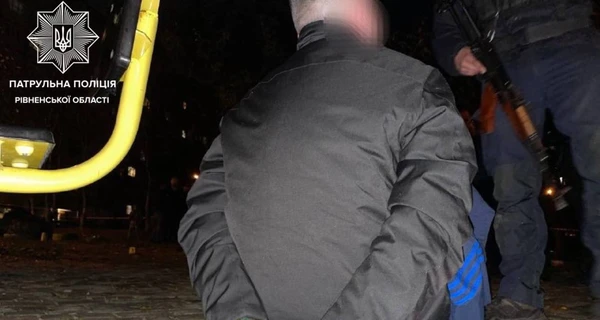 Вибух на дитячому майданчику у Рівному: підозрюваних затримано