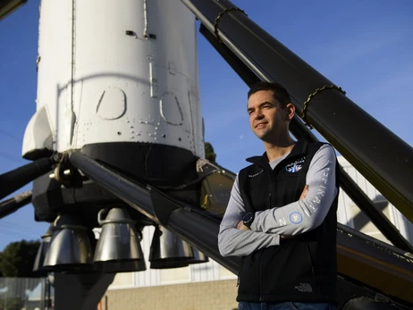 Командир экипажа SpaceX Джаред Айзекман пожертвовал 100 тысяч долларов для Украины