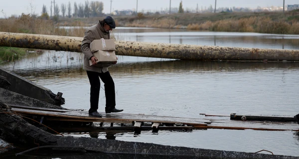 Телеграм-канали: Росіяни підірвали мости та переправи у Херсонській області