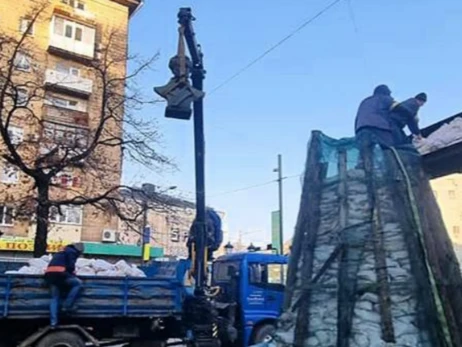 В Харькове демонтировали бюст Пушкину и отправили его на хранение
