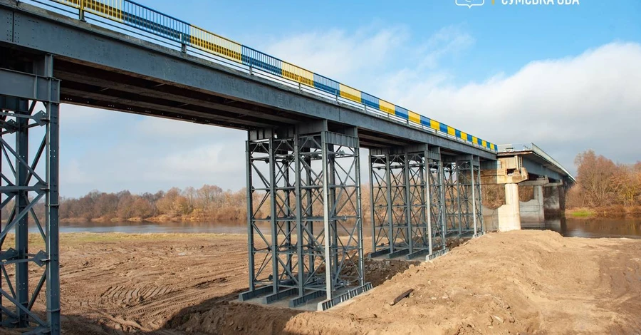 На Сумщине восстановили 400-метровый мост через Десну, взорванный ВСУ